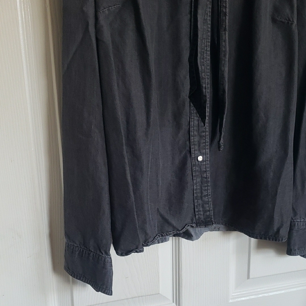Riley & Rae Charcoal Button-Down Shirt - Picture 4 of 8